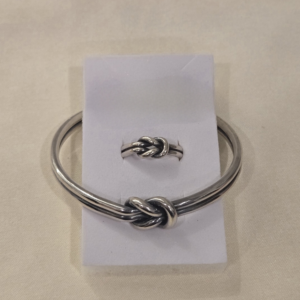 James Avery Eternal Knot RETIRED Sterling Silver Ring - 7.75 - Picture 9 of 9